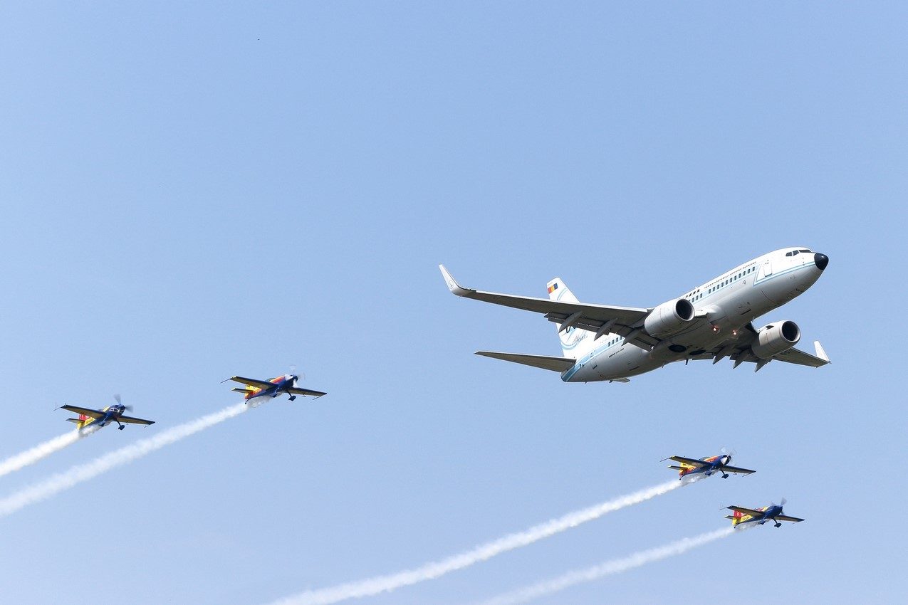 B-737 + Hawks of Romania, Bucharest International Air Show – BIAS, 2016